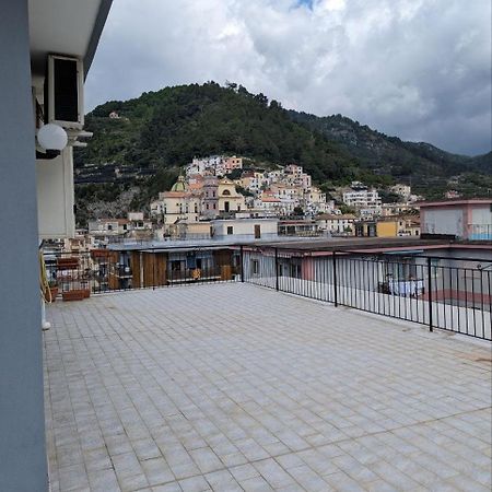 Piccolo Appartamento Con Grande Terrazzo Panoramico 마이오리 외부 사진