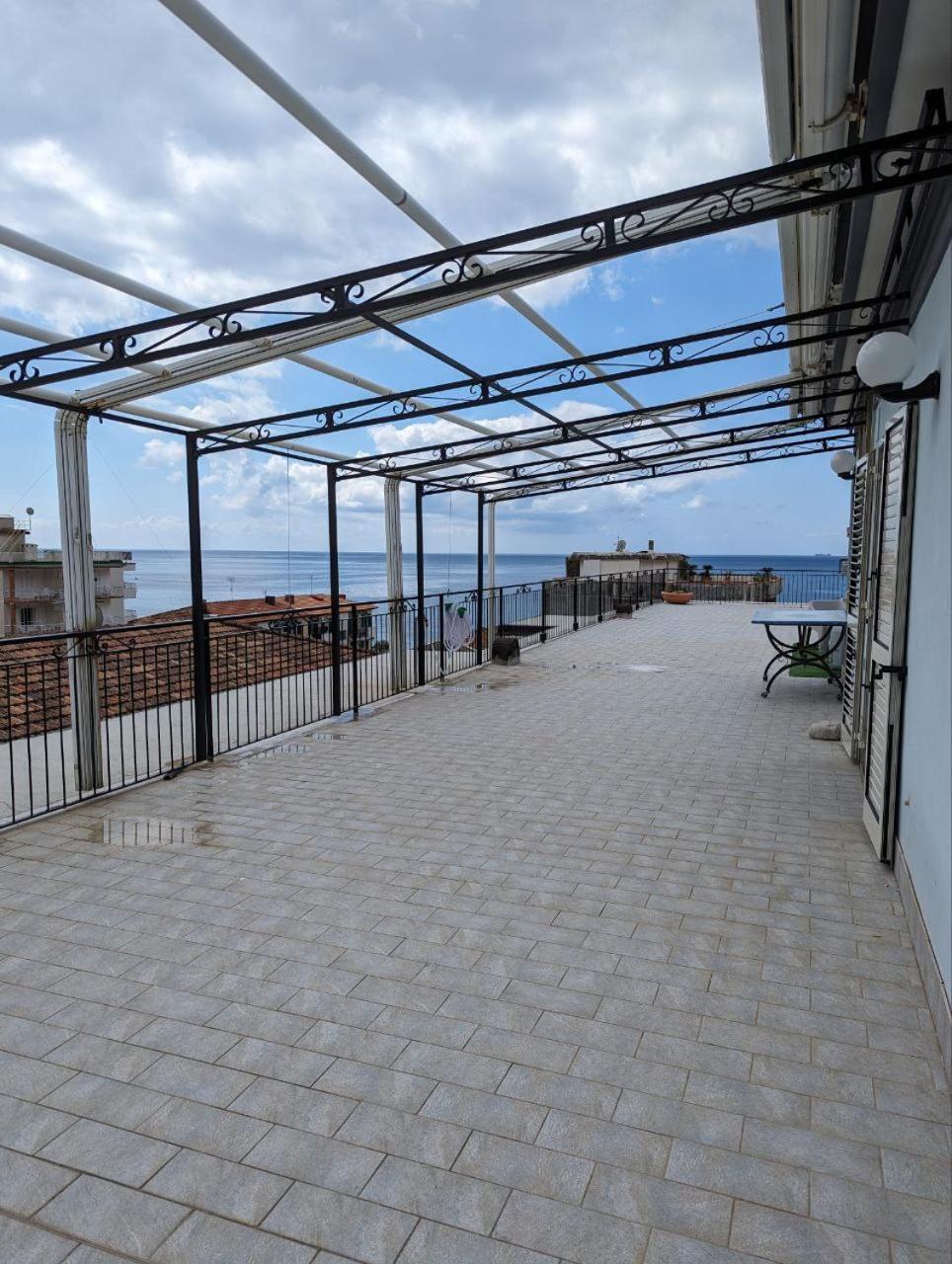 Piccolo Appartamento Con Grande Terrazzo Panoramico 마이오리 외부 사진